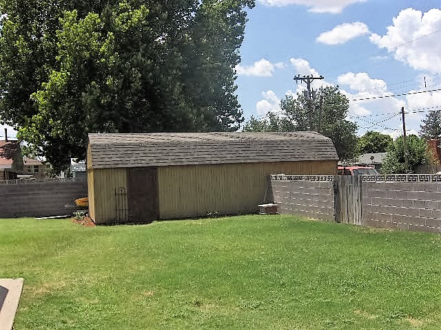 1302 Elm Avenue,Dalhart,Hartley,Texas,United States 79022,3 Bedrooms Bedrooms,2 BathroomsBathrooms,Single Family Home,Elm Avenue,1084