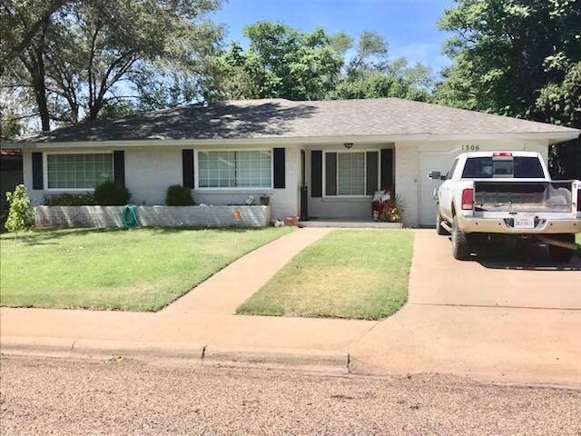 1306 Maple,Dalhart,Hartley,Texas,United States 79022,3 Bedrooms Bedrooms,1.5 BathroomsBathrooms,Single Family Home,Maple,1153