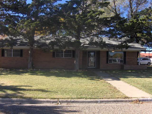 1402 Elm Ave,Dalhart,Hartley,Texas,United States 79022,3 Bedrooms Bedrooms,1.75 BathroomsBathrooms,Single Family Home,Elm Ave,1157