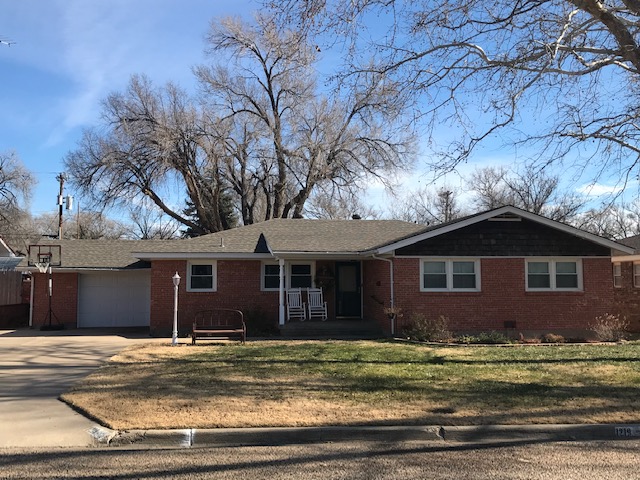 1219 Conlen Avenue,Dalhart,Hartley,Texas,United States 79022,3 Bedrooms Bedrooms,1.75 BathroomsBathrooms,Single Family Home,Conlen Avenue,1161