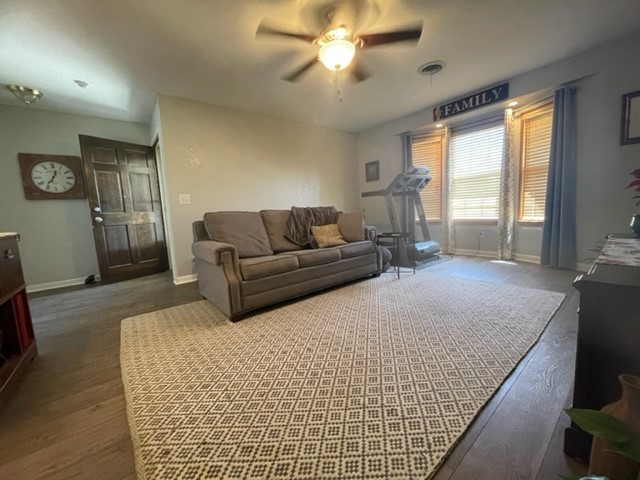 908 Margaret, Dalhart, Dallan, Texas, United States 79022, 3 Bedrooms Bedrooms, ,1.75 BathroomsBathrooms,Single Family Home,Sold Properties,Margaret,1327