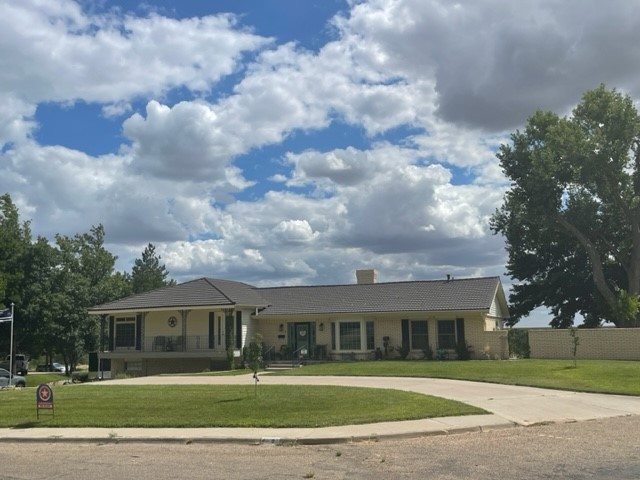 2 Southpark, Dalhart, Hartley, Texas, United States 79022, 3 Bedrooms Bedrooms, ,2.5 BathroomsBathrooms,Single Family Home,Sold Properties,Southpark,1376
