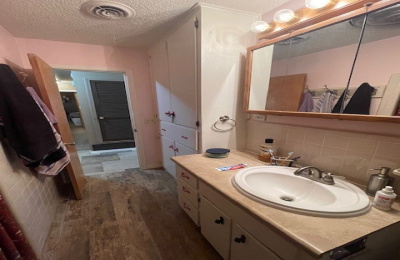 1101 Peters, Dalhart, Hartley, Texas, United States 79022, 3 Bedrooms Bedrooms, ,1 BathroomBathrooms,Single Family Home,Residential Properties,Peters,1449