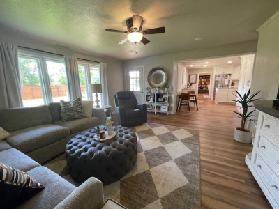 1217 Elm, Dalhart, Hartley, Texas, United States 79022, 4 Bedrooms Bedrooms, ,3 BathroomsBathrooms,Single Family Home,Residential Properties,Elm,1467