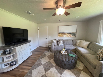 1217 Elm, Dalhart, Hartley, Texas, United States 79022, 4 Bedrooms Bedrooms, ,3 BathroomsBathrooms,Single Family Home,Residential Properties,Elm,1467