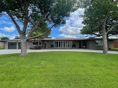 1217 Elm, Dalhart, Hartley, Texas, United States 79022, 4 Bedrooms Bedrooms, ,3 BathroomsBathrooms,Single Family Home,Residential Properties,Elm,1467