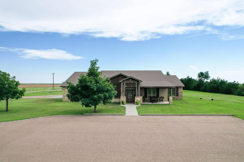 3588 FM 281, Dalhart, Hartley, Texas, United States 79022, 4 Bedrooms Bedrooms, ,2.5 BathroomsBathrooms,Single Family Home,Residential Properties,FM 281,1479