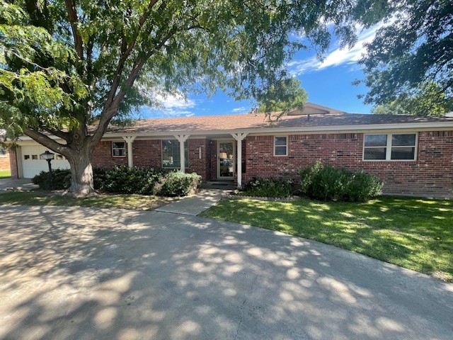 1903 Peach, Dalhart, Hartley, Texas, United States 79022, 3 Bedrooms Bedrooms, ,2 BathroomsBathrooms,Single Family Home,Residential Properties,Peach,1491