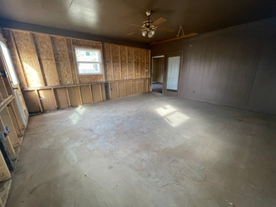 1220 Elm, Dalhart, Hartley, Texas, United States 79022, 3 Bedrooms Bedrooms, ,2 BathroomsBathrooms,Single Family Home,Residential Properties,Elm,1497