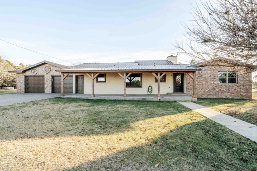 5490 W Road R, Dumas, Moore, Texas, United States 79029, 4 Bedrooms Bedrooms, ,3 BathroomsBathrooms,Single Family Home,Residential Properties,W Road R,1504