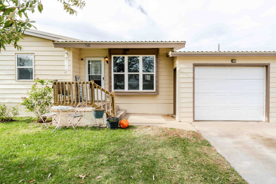 502 Coffee Pl, Dalhart, Dallam, Texas, United States 79022, 3 Bedrooms Bedrooms, ,2 BathroomsBathrooms,Single Family Home,Residential Properties,Coffee Pl,1505