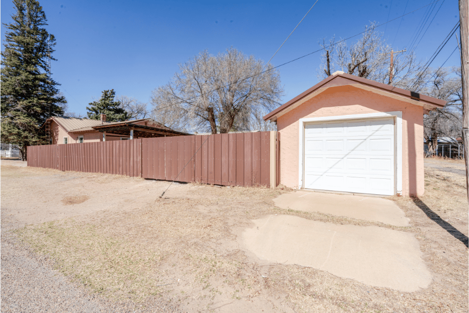 823 Conlen Avenue, Dalhart, 3 Bedrooms Bedrooms, 0 ,1 BathroomBathrooms,Single Family Home,Residential Properties,Conlen Avenue,0,1523