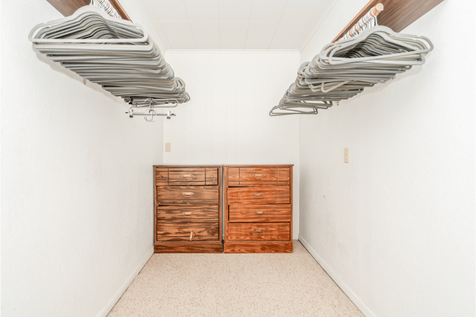 607 Oatis Avenue, Dalhart, 4 Bedrooms Bedrooms, 0 ,2 BathroomsBathrooms,Single Family Home,Residential Properties,Oatis Avenue,0,1527