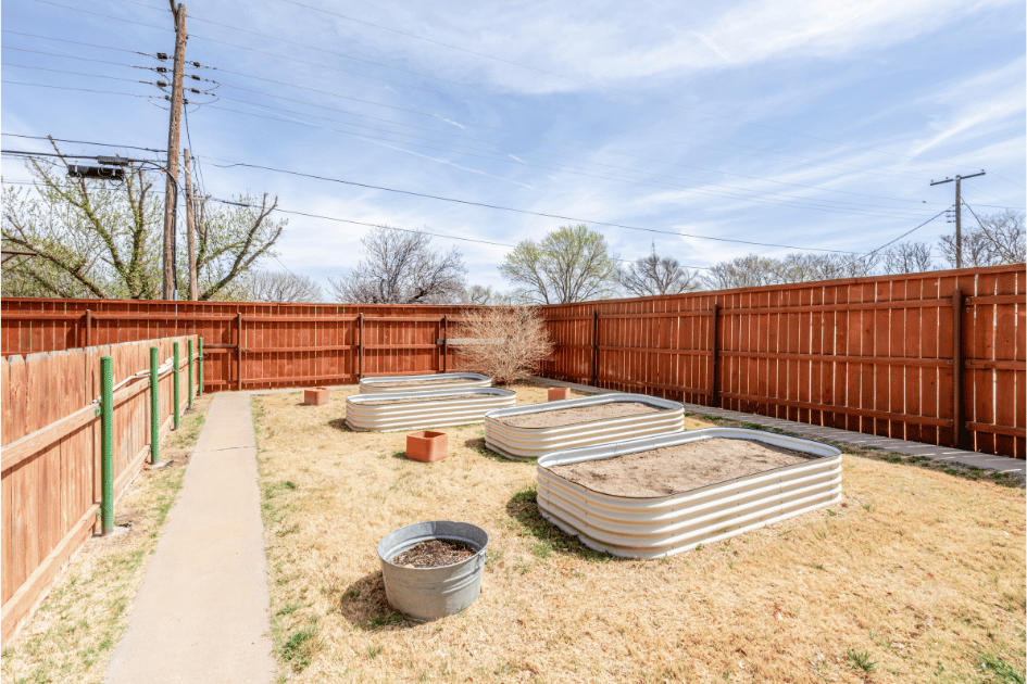 1217 Elm Avenue, Dalhart, 4 Bedrooms Bedrooms, 0 ,3 BathroomsBathrooms,Single Family Home,Residential Properties,Elm Avenue,0,1529