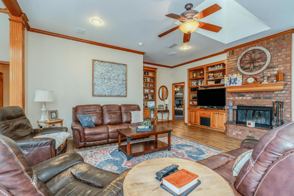 1916 Cheyenne Trail, Dalhart, 4 Bedrooms Bedrooms, 0 ,3 BathroomsBathrooms,Single Family Home,Residential Properties,Cheyenne Trail,0,1534