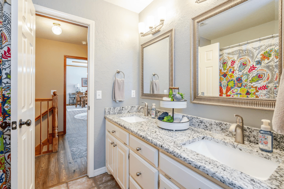 1916 Cheyenne Trail, Dalhart, 4 Bedrooms Bedrooms, 0 ,3 BathroomsBathrooms,Single Family Home,Residential Properties,Cheyenne Trail,0,1534