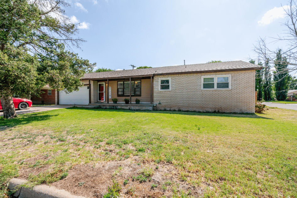 1421 Elm Avenue, Dalhart, 3 Bedrooms Bedrooms, 0 ,2 BathroomsBathrooms,Single Family Home,Residential Properties,Elm Avenue ,0,1542
