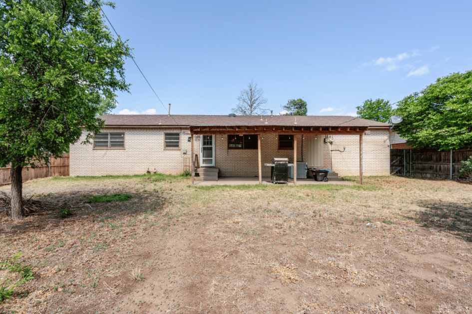 1421 Elm Avenue, Dalhart, 3 Bedrooms Bedrooms, 0 ,2 BathroomsBathrooms,Single Family Home,Residential Properties,Elm Avenue ,0,1542