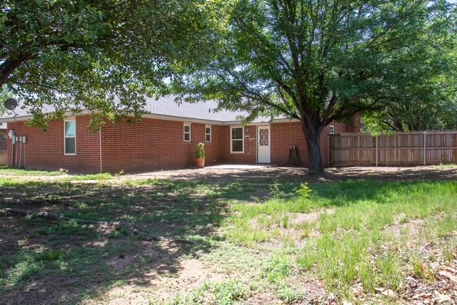 1829 Sioux, Dalhart, 3 Bedrooms Bedrooms, 0 ,2 BathroomsBathrooms,Single Family Home,Residential Properties,Sioux,0,1545 1829 Sioux, Dalhart, 3 Bedrooms Bedrooms, 0 ,2 BathroomsBathrooms,Single Family Home,Residential Properties,Sioux,0,1545
