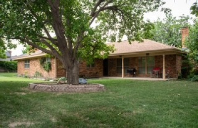 1905 Navajo Trail, Dalhart, 3 Bedrooms Bedrooms, 0 ,2 BathroomsBathrooms,Single Family Home,Residential Properties,Navajo Trail,0,1547