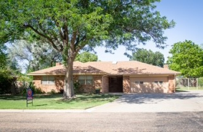 1905 Navajo Trail, Dalhart, 3 Bedrooms Bedrooms, 0 ,2 BathroomsBathrooms,Single Family Home,Residential Properties,Navajo Trail,0,1547