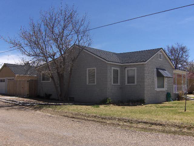 1201 Oak,Dalhart,Hartley,Texas,United States 79022,3 Bedrooms Bedrooms,2 BathroomsBathrooms,Single Family Home,Oak ,1049