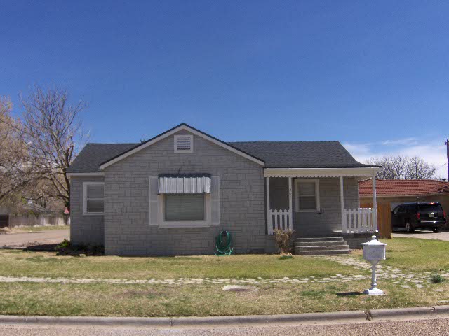 1201 Oak,Dalhart,Hartley,Texas,United States 79022,3 Bedrooms Bedrooms,2 BathroomsBathrooms,Single Family Home,Oak ,1049